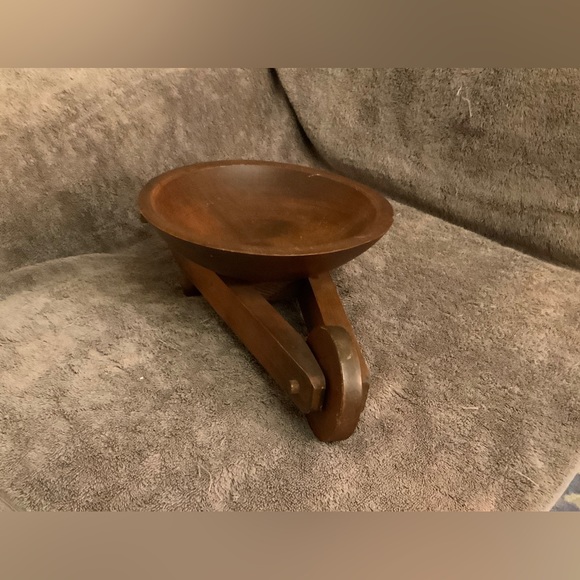 USA SMALL WOODEN WHEEL BARREL & BOWL - Picture 2 of 9